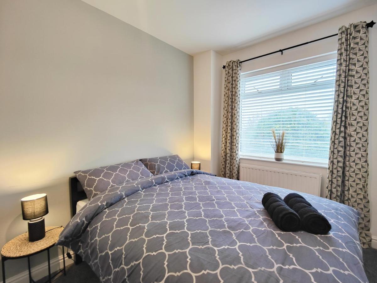 Stott House - Bright Spacious Townhouse 15 Minutes To Central Manchester With Free Parking Villa Exterior photo